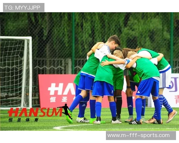 经典足球MV回顾与分析展现足球魅力与激情的视听盛宴 经典足球MV回顾与分析展现足球魅力与激情的视听盛宴