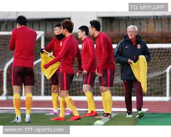 足球双国家队的崛起与挑战探索中国足球的未来发展之路 足球双国家队的崛起与挑战探索中国足球的未来发展之路